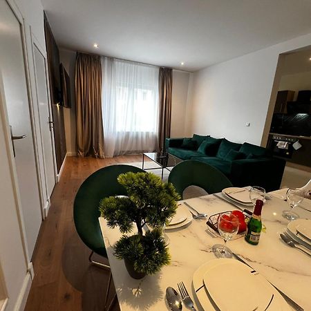 105 Quadratmeter Apartment, Parkplatz, Kinderfreundlich, 6 Personen, Wifi, Vollausgestattete Kueche, Crimmitschau ภายนอก รูปภาพ