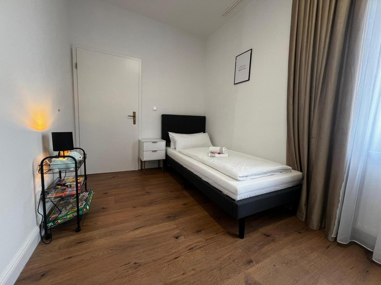 105 Quadratmeter Apartment, Parkplatz, Kinderfreundlich, 6 Personen, Wifi, Vollausgestattete Kueche, Crimmitschau ภายนอก รูปภาพ