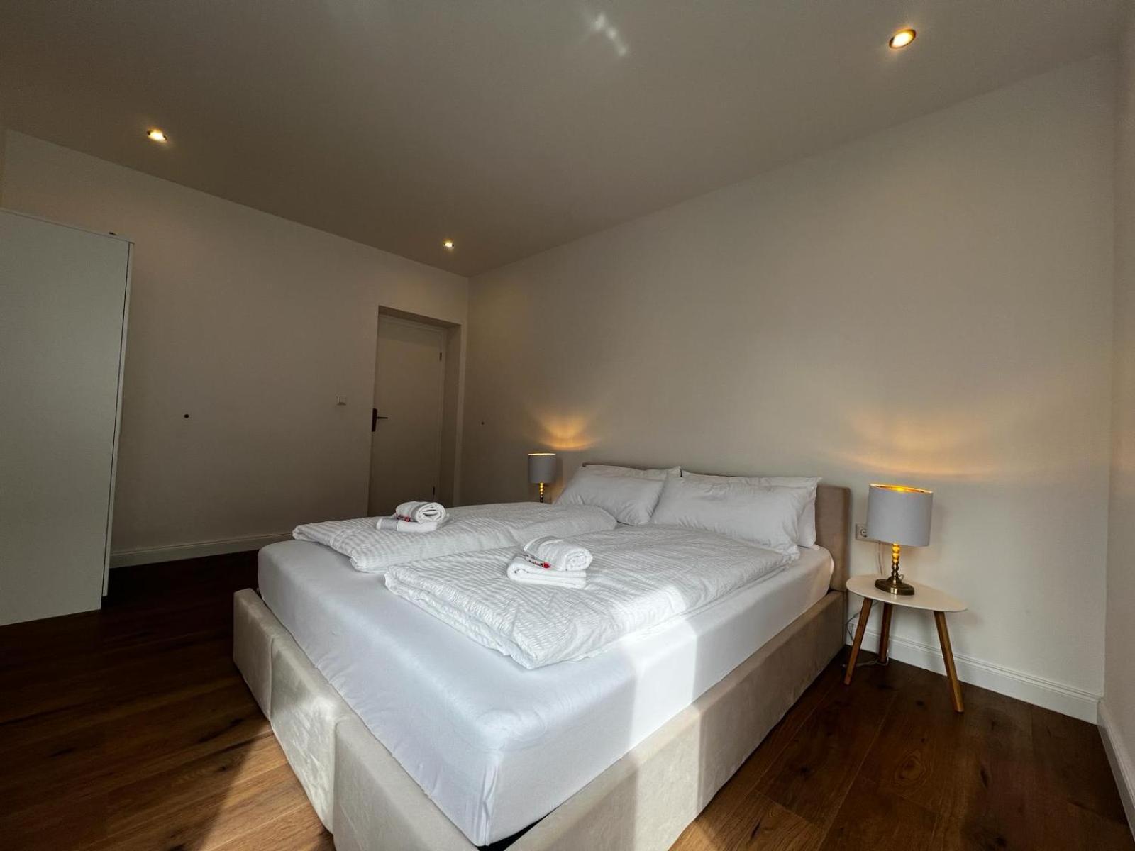 105 Quadratmeter Apartment, Parkplatz, Kinderfreundlich, 6 Personen, Wifi, Vollausgestattete Kueche, Crimmitschau ภายนอก รูปภาพ